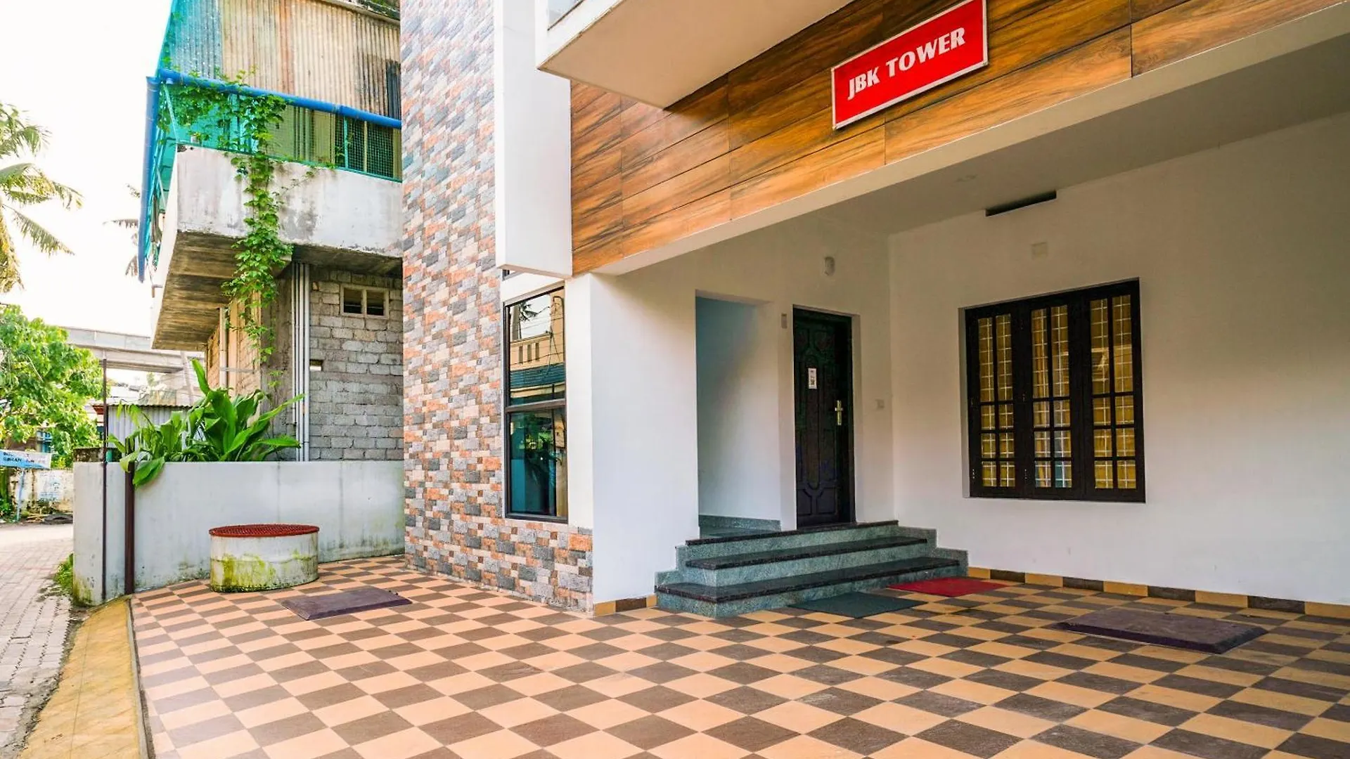 Hotel O Thykoodam Apartments Kochi