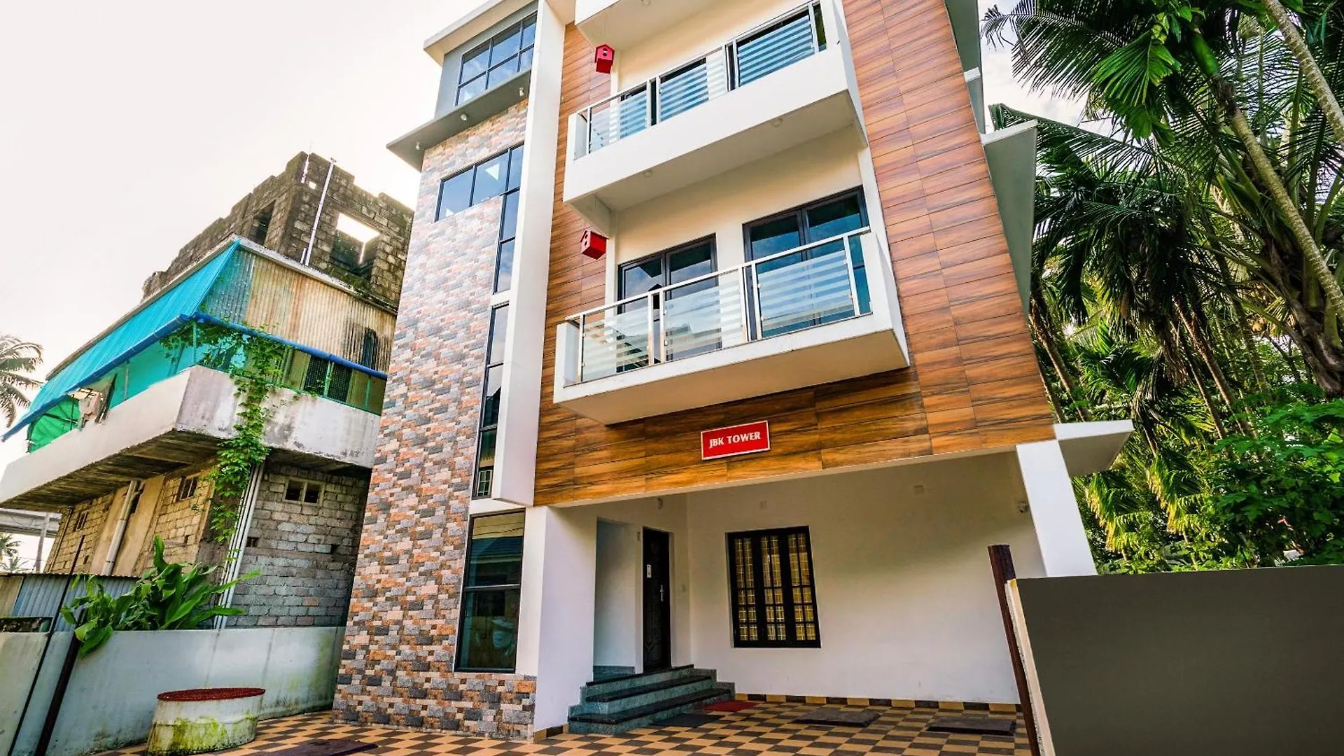 Hotel O Thykoodam Apartments Kochi